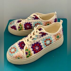 DIRTY LAUNDRY - Crochet Granny Square Shoes - Size 10 - WORN ONCE
